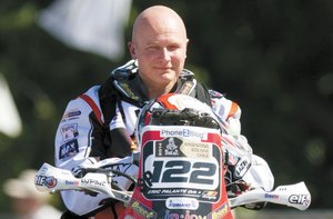 Hallan muerto a piloto que participaba en Rally Dakar