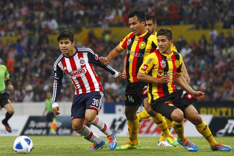 El Universal - Deportes - Chivas gana con un chispazo a Leones Negros