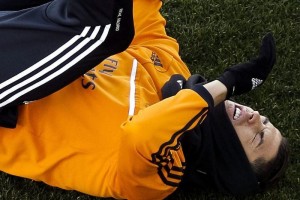 Cristiano estuvo unos momentos en el piso y se temi� lo peor.