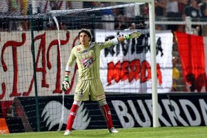 Guillermo Ochoa no pudo mantener el triunfo para los Osos