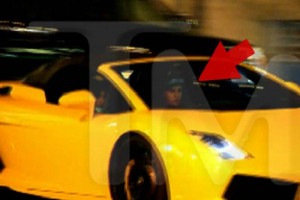 Bieber conduca un Lamborghini amarillo