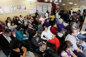 Satura al IFE trmite de mica Los mdulos del IFE para trmites relacionados con la credencial de elector se encuentran saturados.