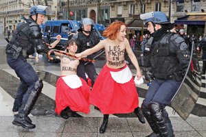 Francia: protestan miles contra Hollande