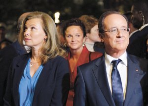 Hollande se separa de primera dama