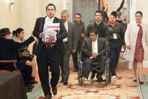 PRD buscar 'insurgencia social': Barbosa El coordinador parlamentario del PRD en el Senado, Miguel Barbosa BUSCA que los mexicanos sean tomad