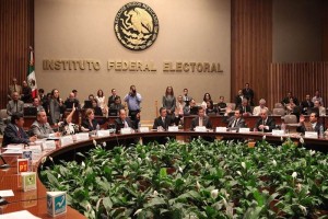 Paga IFE burocracia de lujo a partidos