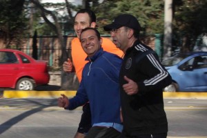 Panistas arman <i>carrerita</I> previo a plenaria Los panistas realizaron un poco de ejercicio, previo a los trabajos plenarios en Morelia