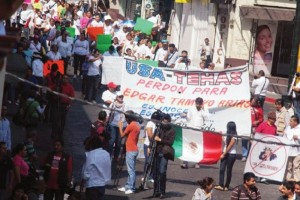 Familiares, amigos y poblacin en general marcharon por las principales calles de Cuernavaca para pe