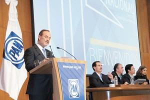 AN aprueba rbitro electoral; lo rechazan Cordero y Oliva El dirigente nacional del PAN, Gustavo Madero, propuso a los integrantes de la Comisin Organizadora