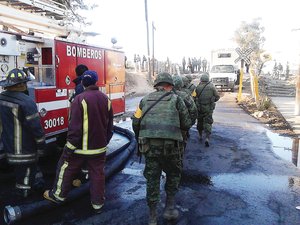 Alerta en Xalostoc por fuga de gasolina