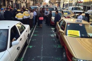 Los inconformes se concentraron en las afueras del Metro Viaducto a las 8:30 horas