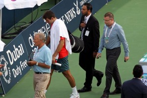 Del Potro abandona torneo de Dubai por lesin Del Potro volvi a resentirse de su mueca, en el duelo ante Somdev Devvarman.