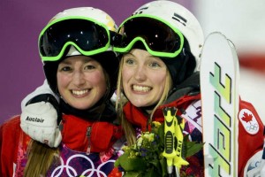 Hermanas logran oro y plata en Sochi Las canadienses Justine y Chloe Dufour-Lapointe se llevaron la prueba de baches de esqu estilo libr