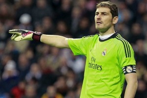 Iker quiere el triplete con Real Madrid Iker Casillas seal que espera ganar las tres competiciones