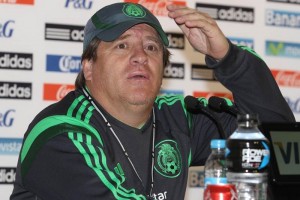 Miguel Herrera afirm que no siente a Carlos Vela comprometido