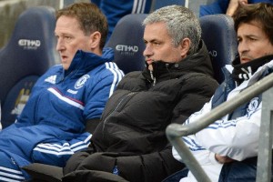 Mourinho cuestion a sus delanteros y pidi a Falcao.