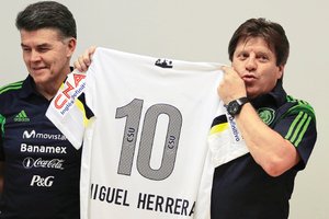 <b>Brasil 2014.</b> Miguel Herrera reta al 