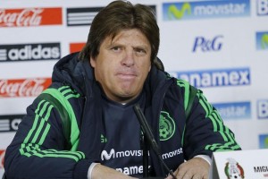 Miguel Herrera considera que Vela pudo haber aportado mucho al Tri.