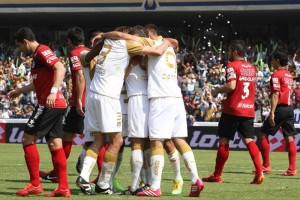 Pumas despert y gan en CU 3-0 a Xolos para subir a los primeros puestos.