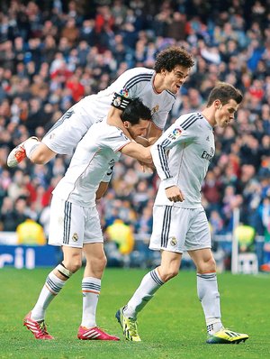 <b> Liga espaola. </b> Real Madrid toma punta en solitario