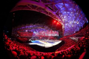 Vladimir Putin asisti a la Clausura de Sochi 2014 Espectadores observan la ceremonia de clausura de Sochi 2014