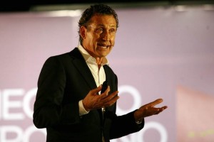 Fue el adelanto que recibi Jorge Valdano por su proyecto