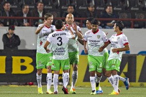 Jaguares se meti al estadio Caliente para sacar un buen triunfo.