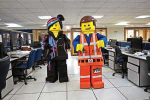 Hroes de <i>La gran aventura Lego</i> visitan El Gran Diario de Mxico