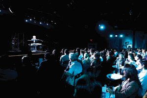 Lunario festeja 10 a�os de m�sica y diversi�n