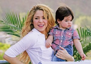Shakira y Milan abren escuela