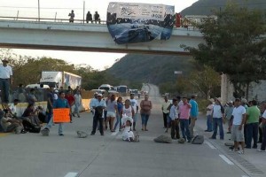 Alumnos de 26 escuelas del Valle del Ocotito para exigir paz y seguridad