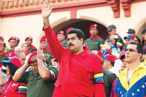 Maduro amaga a la prensa con ley 
