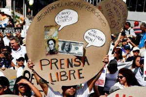 Trabajadores de medios impresos de Venezuela exigen al gobierno la asignacin de divisas para compra