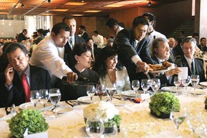 Coinciden senadores en regular espacios