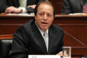 Marco Antonio Ba�os aclar� que al instituto no le corresponde inmiscuirse en los asuntos internos de