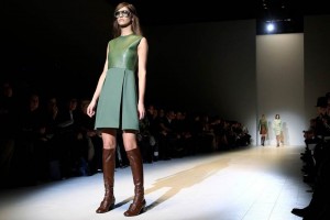 PROPUESTA GUCCI. El rasgo ms comn y caracterstico de la coleccin fueron las faldas de lnea, siempre por encima d