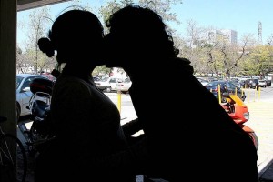 La psicoanalista Constanza Michelson opina que creer que los hombres quieren puro sexo no es cierto,