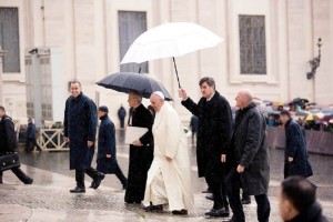 Francisco, en la Plaza de San Pedro. El Vaticano respondi ayer a las crticas de un comit de la ON