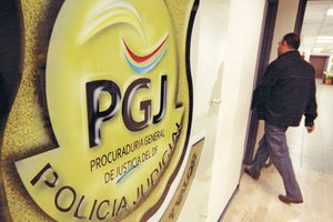 Consignan a asaltantes de bancos