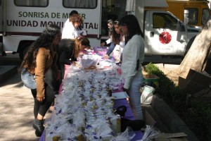 Fueron 30 mujeres productoras de artesan�as, agrarias y cooperativistas que desde temprana hora colo