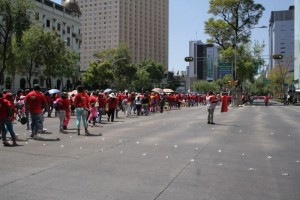 La dependencia prev� que alrededor de las 16:00 horas caminen hacia el Z�calo capitalino