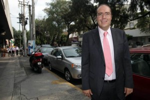 Vecinos y autoridades discuten colocacin de parqumetros Durante el fin de semana los habitantes de las colonias en que se colocarn los aparatos de cobro re