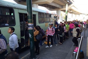 Quienes se enteraron, fueron precavidos y salieron una o media hora antes de casa para no esperar ta