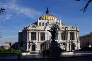 Con el importante espacio del Centro Histrico de la Ciudad de Mxico como escenario, la Filarmnica