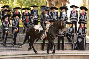 Chivas no ceder a crticas de charros