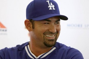 Adri�n Gonz�lez quiere hacer sonar su bat en el duelo ante Diamondbacks.