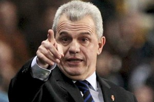 Javier Aguirre des de las principales opciones de la selecci�n hel�nica.