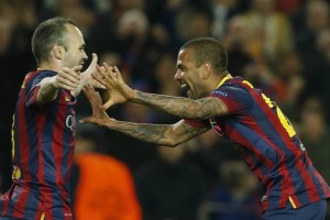 Messi encamina pase del Barcelona Dani Alves, a pase de Iniesta, sell el triunfo del cuadro cul