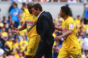 Caixinha se quej� de los medios.