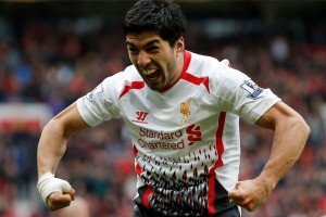 Liverpool se impone de visita en Old Trafford Luis Surez festeja su gol ante el Manchester United